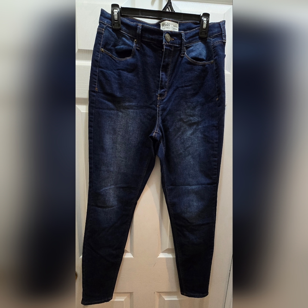 Mudd Size 13, Jennings